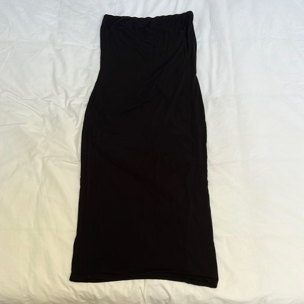 Black Strapless Pretty Little Thing Dress size 4/6 but stretches